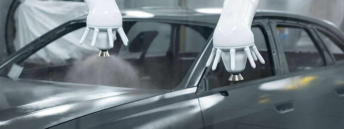 Audi erneuerte Fahrzeug-Lackiererei