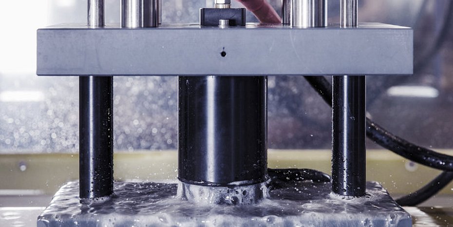 ECM Entgraten Ultraschall