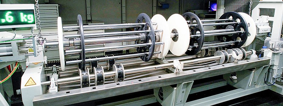 Vollautomatisierte Gleitschliffanlage Plastifizierschnecken 