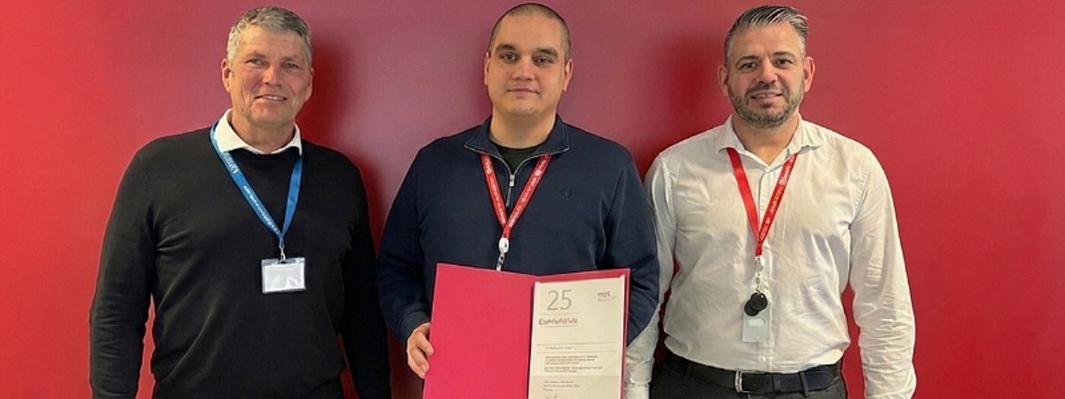 Pfeiffer Vacuum+Fab Solutions DGQ  Ehrenurkunde 25 Jahre