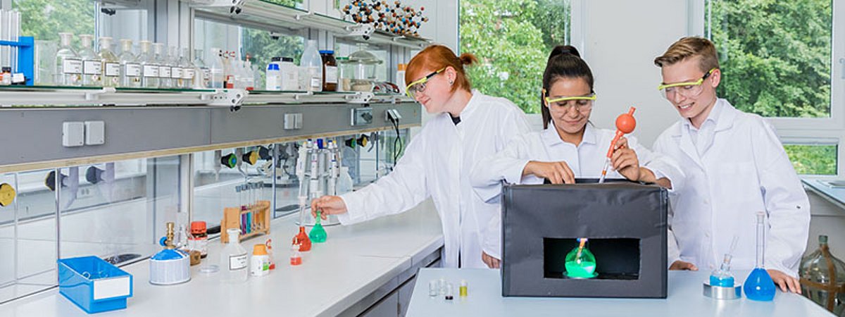 Pfeiffer Vacuum fördert plus-MINT Programm