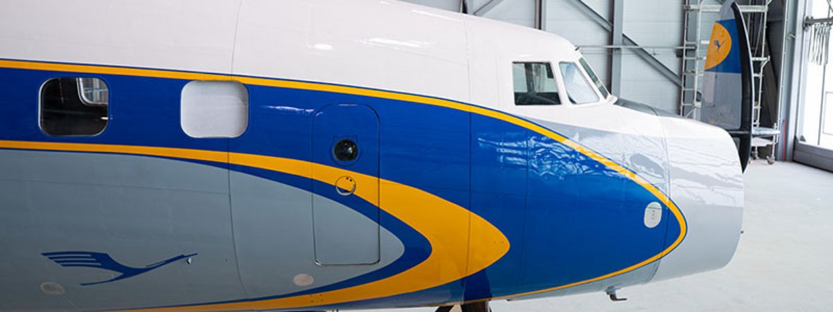 Neue Lackierung Lockheed Super Star Lufthansa