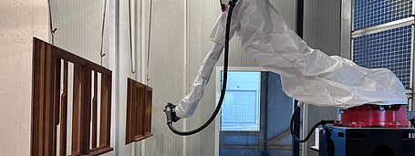 Fenster Türen Spritzroboter beschichten